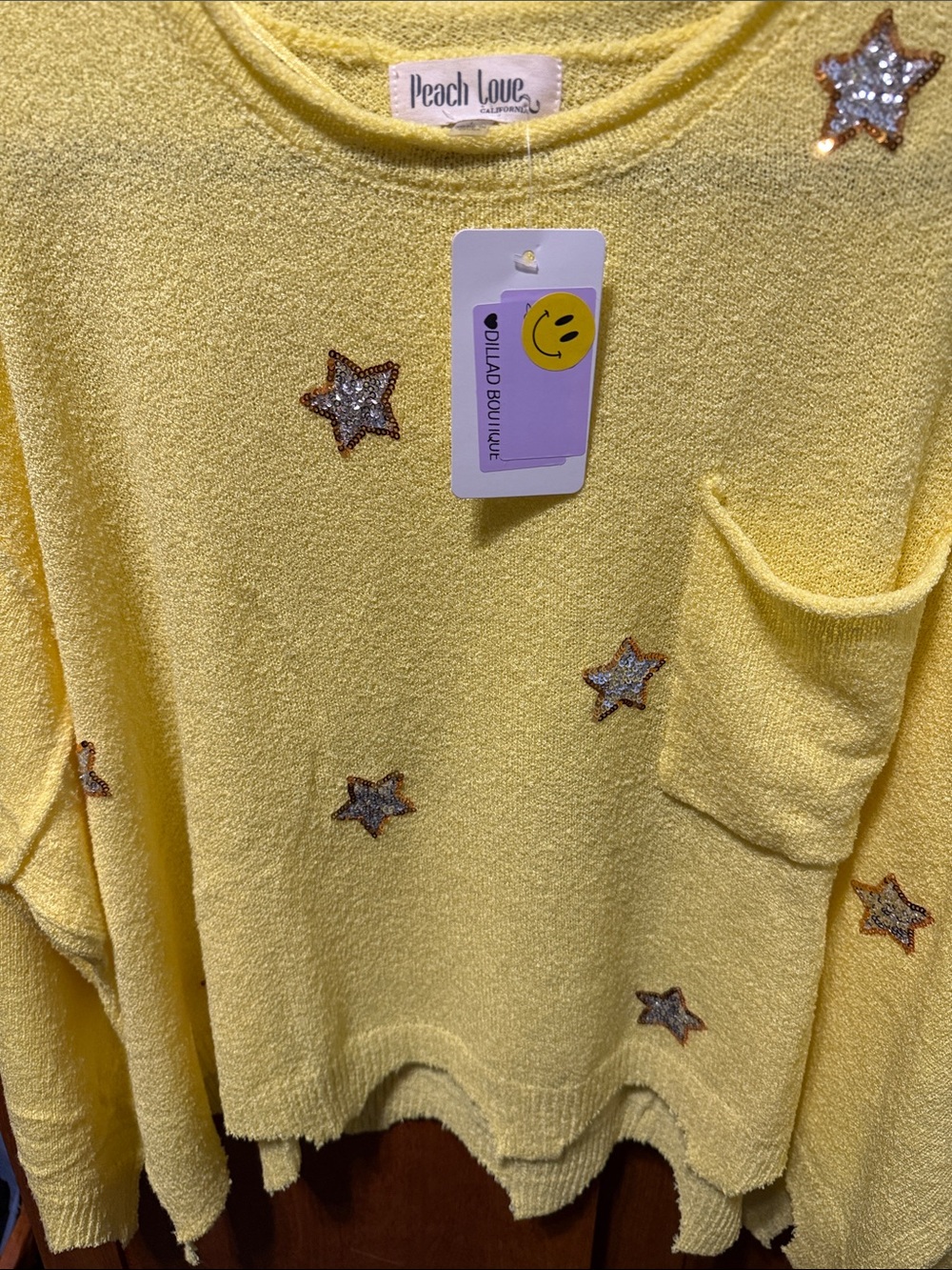 H114 NWT Peach Love California L pp30 Yellow Distresse Star Lightweight Sweater - Picture 2 of 4